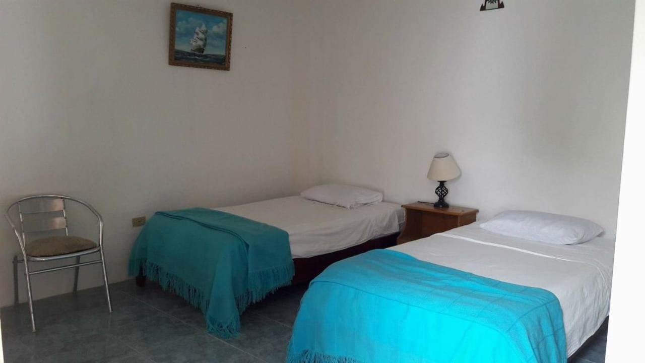 Hospedaje Sarita Puerto Villamil Buitenkant foto