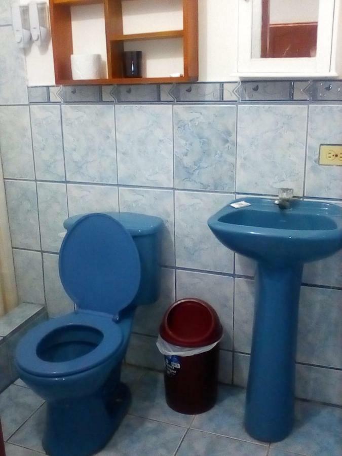 Hospedaje Sarita Puerto Villamil Buitenkant foto